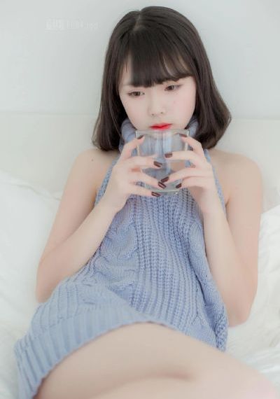女大学生沙龙室2